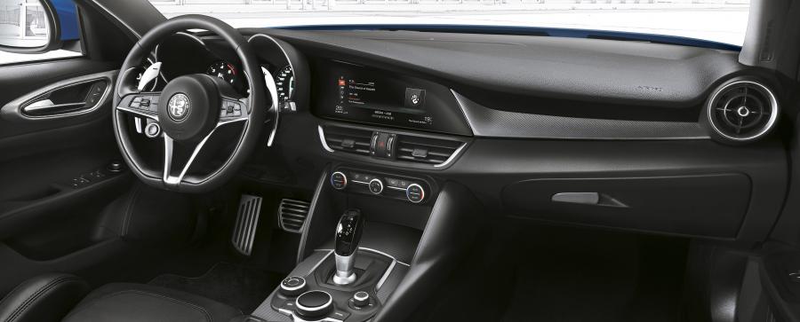 Торпедо Alfa Romeo Giulia Veloce Q4 (952) 2016 года  (фото 4 из 45)